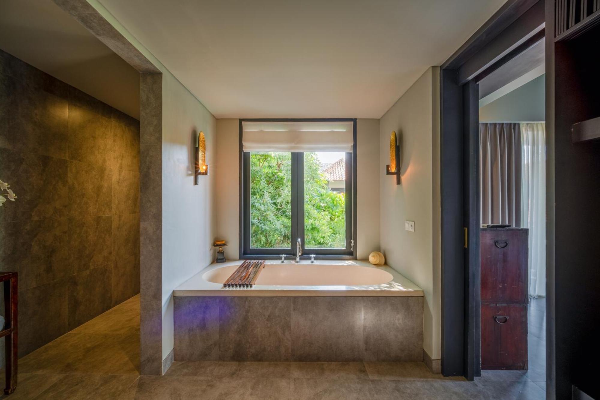 Villa De Suma - Fully Staffed Luxury Villa, Walk To The Beach! Seminyak Extérieur photo